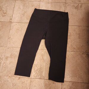 Old Navy Extra High Rise Cropped Leggings - Black - Size XL